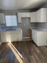 1841 E 112th St, Unit A in Los Angeles, CA - Foto de edificio - Building Photo