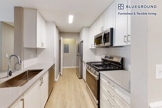 100 Court N Dr in Melville, NY - Building Photo - Building Photo