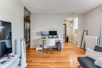 1480 Commonwealth Ave in Boston, MA - Building Photo - Building Photo