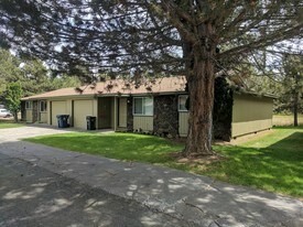 531-533 & 555-557 in Bend, OR - Building Photo