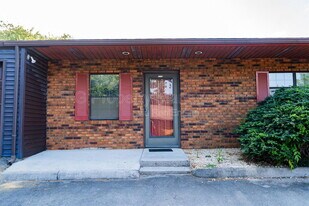 1816 Lively Rd in Maryville, TN - Building Photo