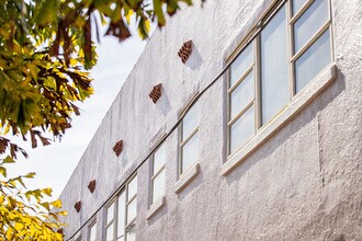 Gunby in Tampa, FL - Foto de edificio - Building Photo