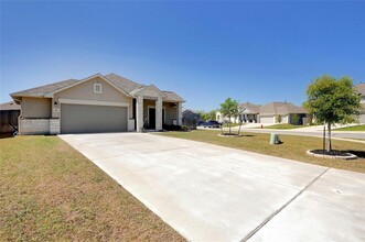 465 Silver Springs Bend in Kyle, TX - Building Photo - Building Photo