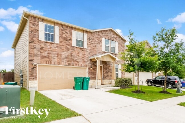 10514 Century Farm Dr, Unit 3 in Converse, TX - Building Photo - Building Photo