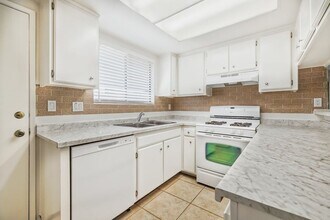 34414 Laura Way in Rancho Mirage, CA - Building Photo - Building Photo