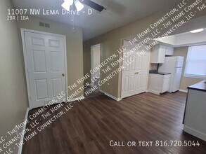 11007 NW Lema Dr-Unit -D in Kansas City, MO - Building Photo - Building Photo