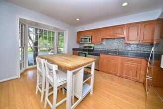 2803 Flagmaker Dr in Falls Church, VA - Building Photo - Building Photo