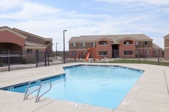 Los Altos Apartments in Las Cruces, NM - Building Photo - Building Photo