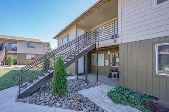 Broadway Apartments in Estacada, OR - Building Photo - Building Photo