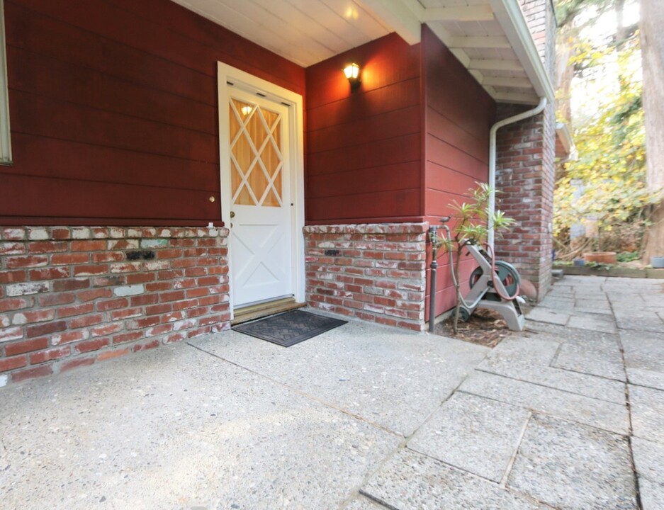 6700 Heartwood Dr in Oakland, CA - Building Photo