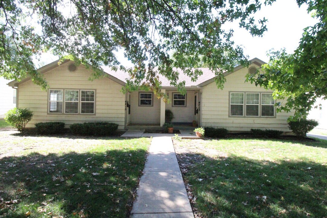 500 E Glendale St in Olathe, KS - Building Photo