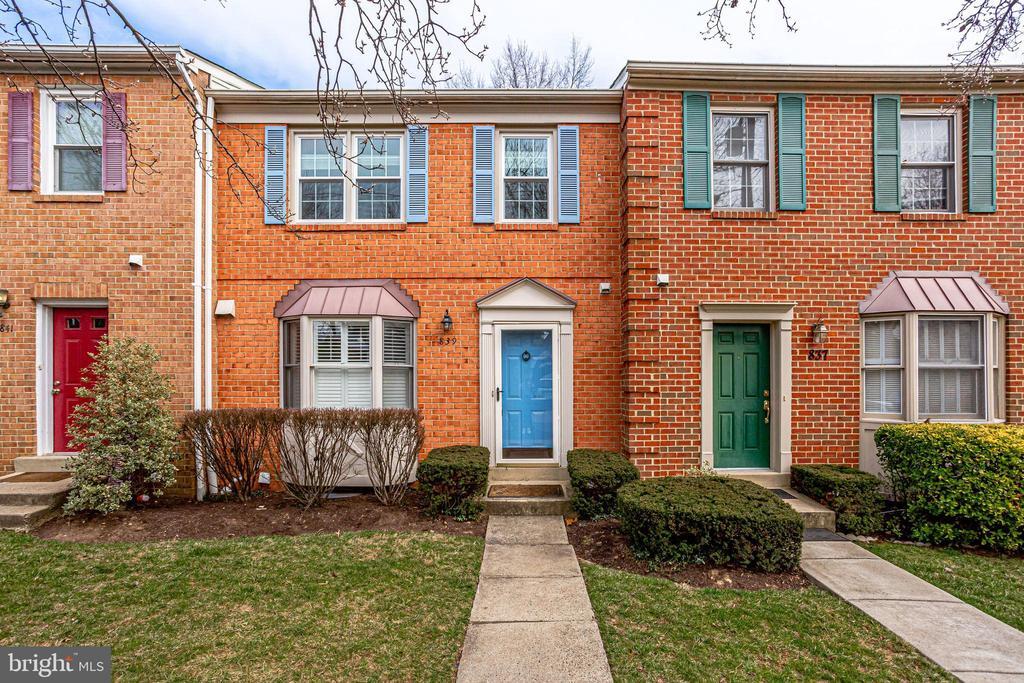 839 N Greenbrier St in Arlington, VA - Building Photo
