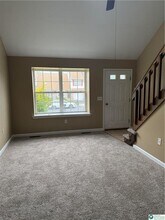 2732 Victoria Ln in Easton, PA - Building Photo - Building Photo