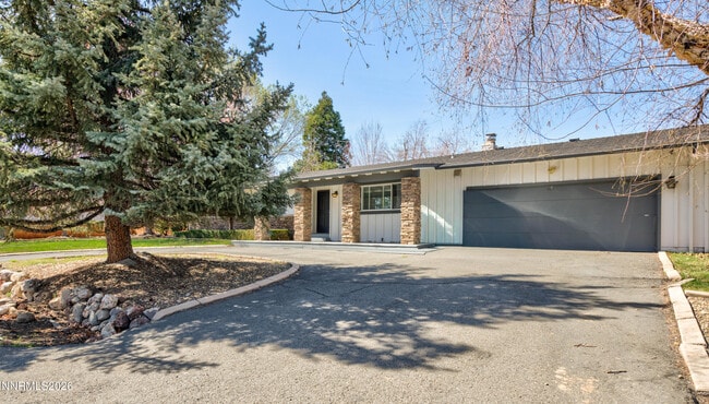 12310 S Hills Dr in Reno, NV - Building Photo - Building Photo