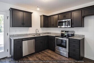 608 S Cowgill Ave in Carl Junction, MO - Building Photo - Building Photo