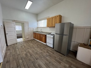 6282 Mission St in Daly City, CA - Foto de edificio - Building Photo