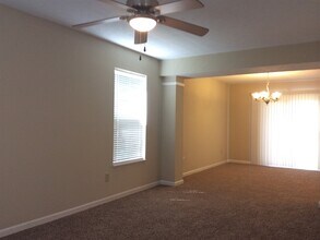 6658 W Longview Dr in McCordsville, IN - Building Photo - Building Photo