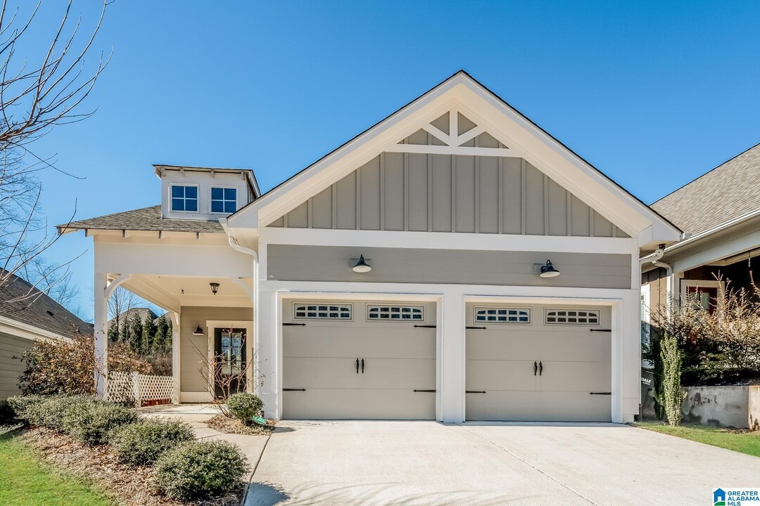 3946 Crest Landing in Irondale, AL - Foto de edificio