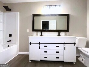 3793 Rainbow Dr in Decatur, GA - Building Photo - Building Photo