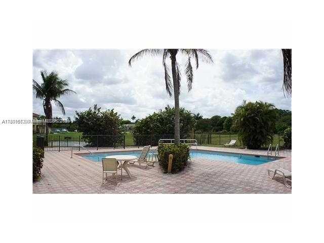 4785 SW 62nd Ave in Davie, FL - Building Photo - Building Photo