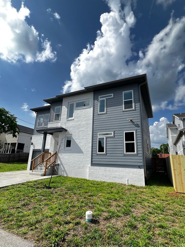 1072 Zophi St in Nashville, TN - Building Photo - Building Photo