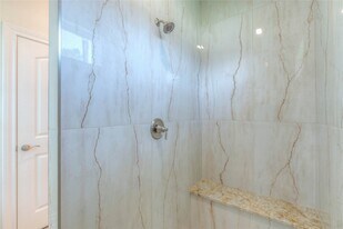 12871 Oak Barrel Rd in Willis, TX - Building Photo