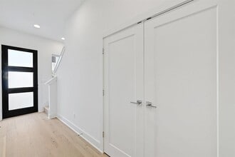 2050 Lohmans Spur in Lakeway, TX - Building Photo - Building Photo