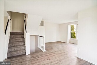 1316 Pear Tree Ct in Frederick, MD - Building Photo - Building Photo