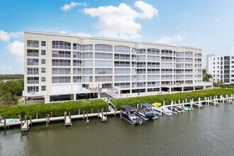 Hickory Bay West in Bonita Springs, FL - Building Photo - Building Photo