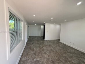 11801 SW 180th St in Miami, FL - Foto de edificio - Building Photo