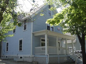 1001 S State St in Ann Arbor, MI - Building Photo