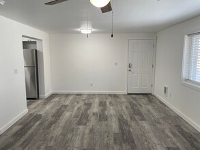 2583 Elgin Rd in Moses Lake, WA - Foto de edificio - Building Photo