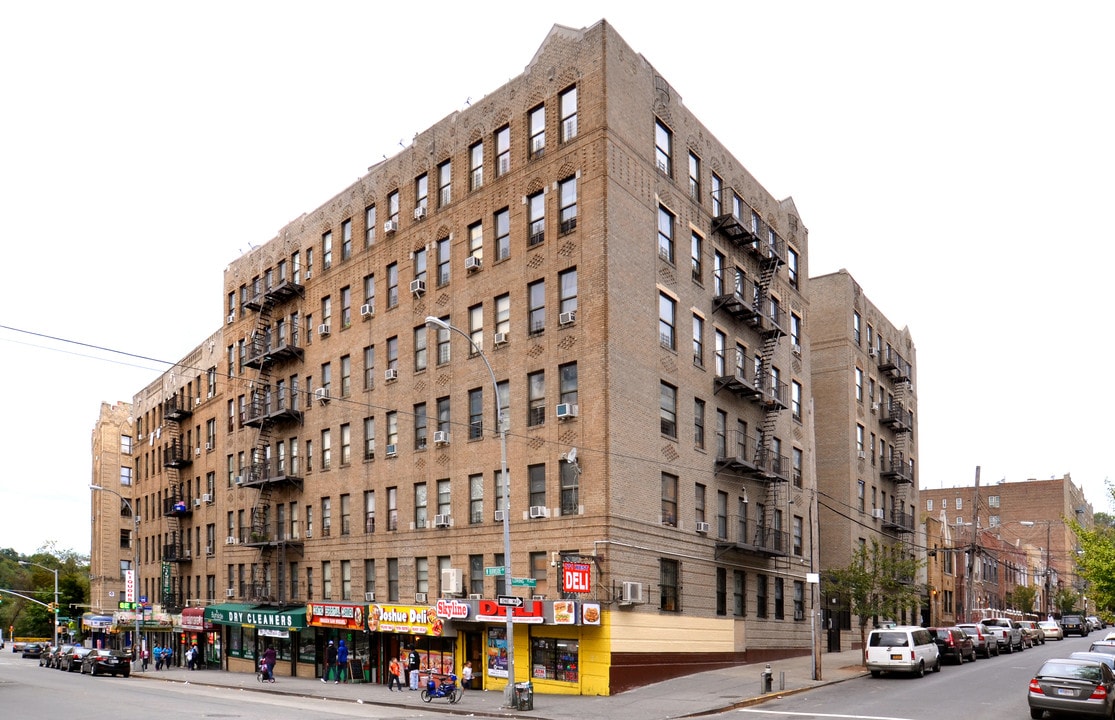 171 W Burnside Ave in Bronx, NY - Building Photo