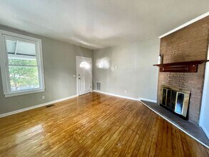 322 Oliver St in West Columbia, SC - Foto de edificio - Building Photo