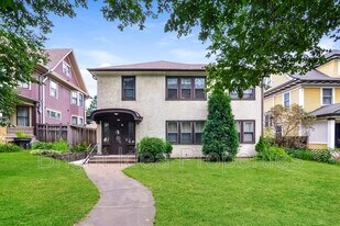 969 St Clair Ave in St. Paul, MN - Building Photo