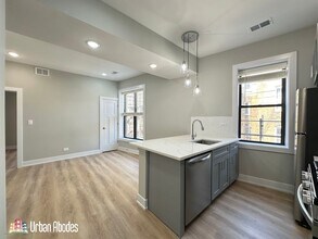 442 W Belden Ave, Unit A04C in Chicago, IL - Building Photo - Building Photo