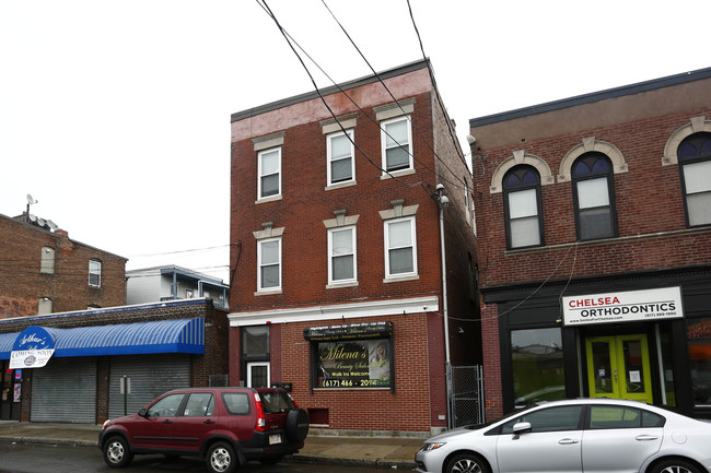 135 Arlington St in Chelsea, MA - Foto de edificio - Building Photo