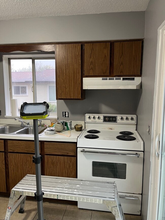 1312 Illinois Dr in Midland, MI - Building Photo - Building Photo