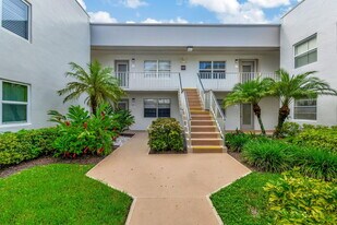 185 Normandy Ln in Delray Beach, FL - Building Photo