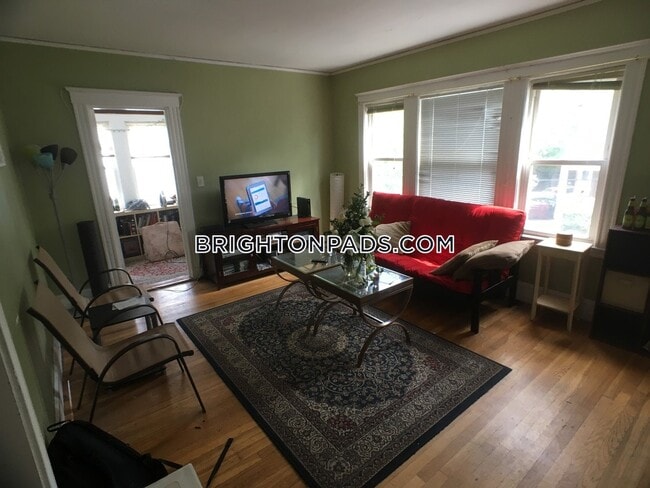 16 Priscilla Rd, Unit 2