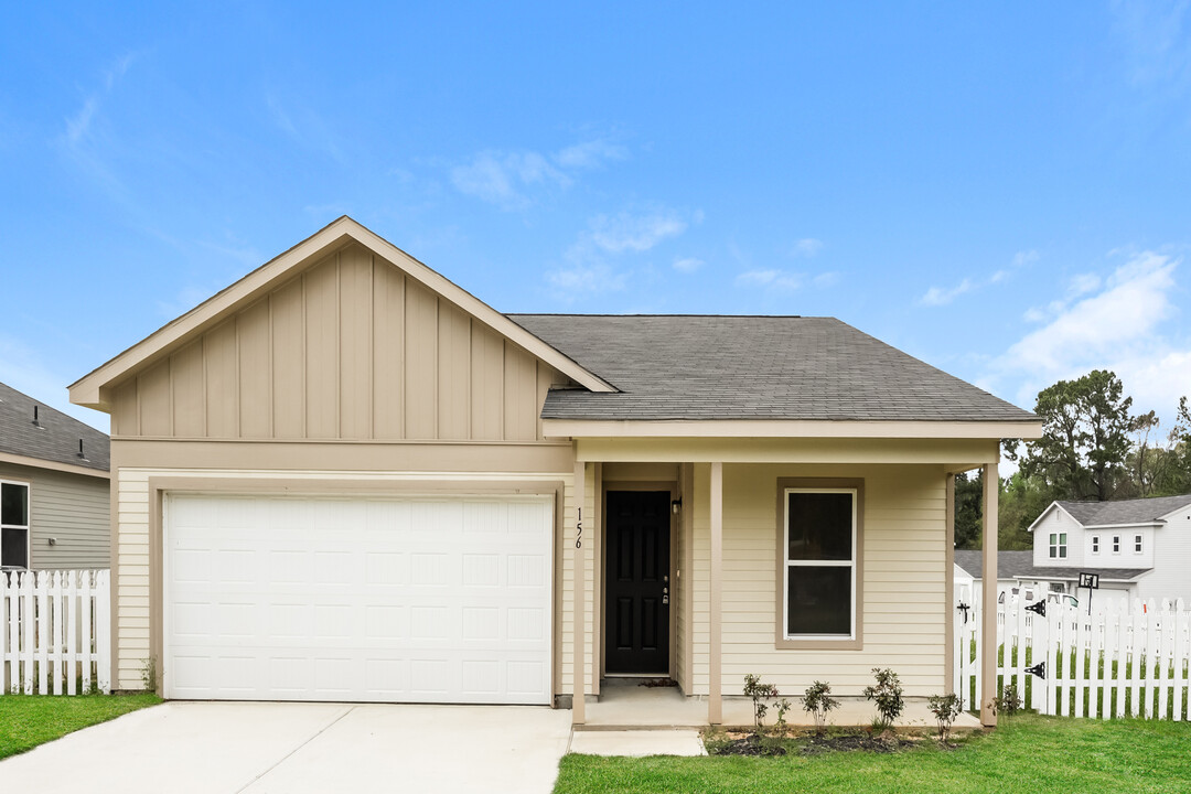 156 Bluebonnet in Livingston, TX - Building Photo