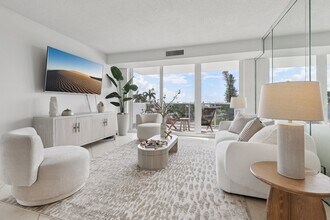 2701 N Ocean Blvd, Unit #4C in Fort Lauderdale, FL - Foto de edificio - Building Photo