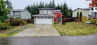 7743 Blarney Stone Pl NW in Bremerton, WA - Building Photo