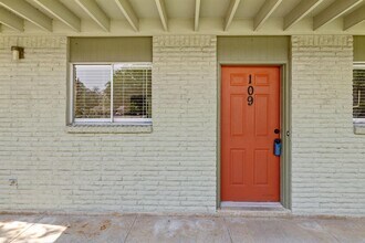 806 E 13th St in Georgetown, TX - Building Photo - Building Photo