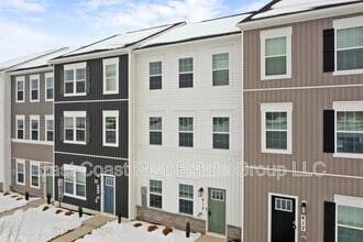 413 Eclipse St in Charles Town, WV - Building Photo - Building Photo