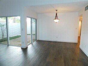 2561 Forest Run Ct in Clearwater, FL - Building Photo - Building Photo