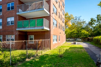 Sam Burt Houses in Brooklyn, NY - Building Photo - Building Photo