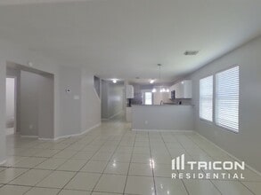 639 Regal Hollow Ln in Houston, TX - Building Photo - Building Photo