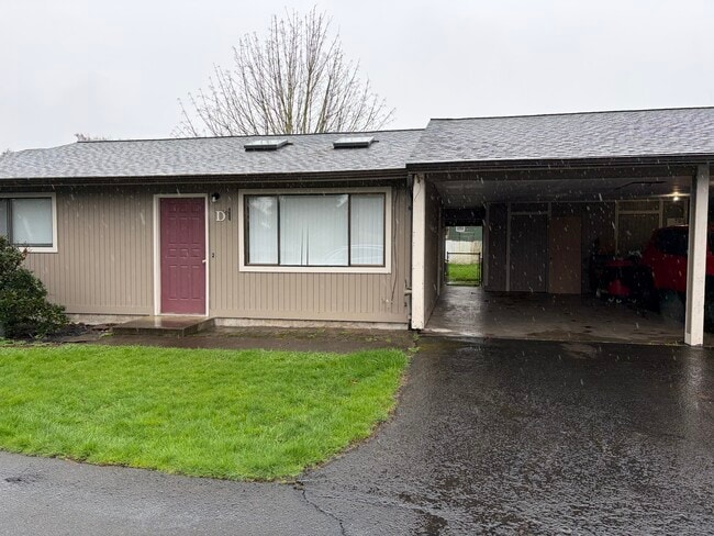 2 Burdick Pl in Longview, WA - Foto de edificio - Building Photo