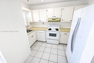 1630 W 46th St in Hialeah, FL - Building Photo - Building Photo